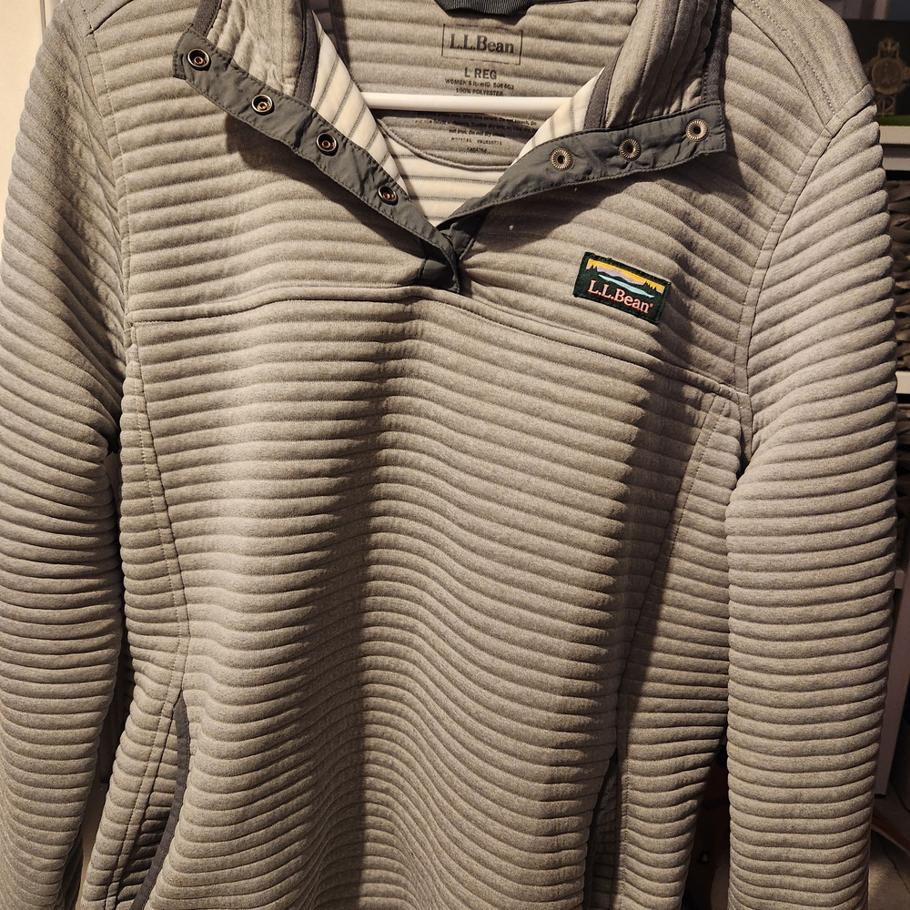 L.L. Bean Light Gray Ribbed Pullover